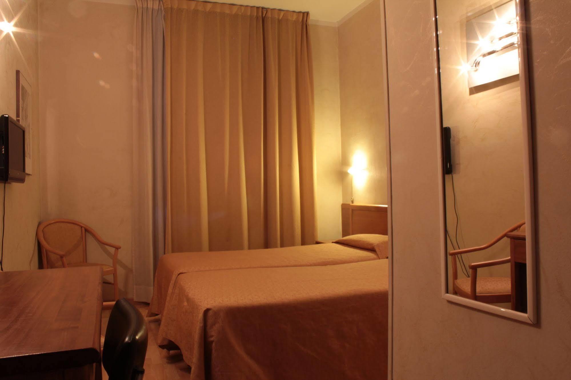 Hotel Montevecchio Turin Bagian luar foto
